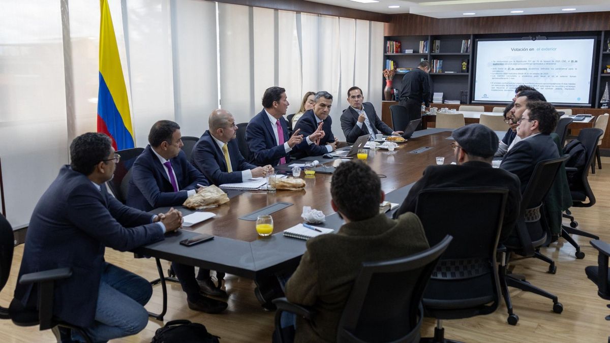 Congresistas del Pacto Histórico se reunieron con el registrador Hernán Penagos para afirmar su compromiso con la transparencia electoral.